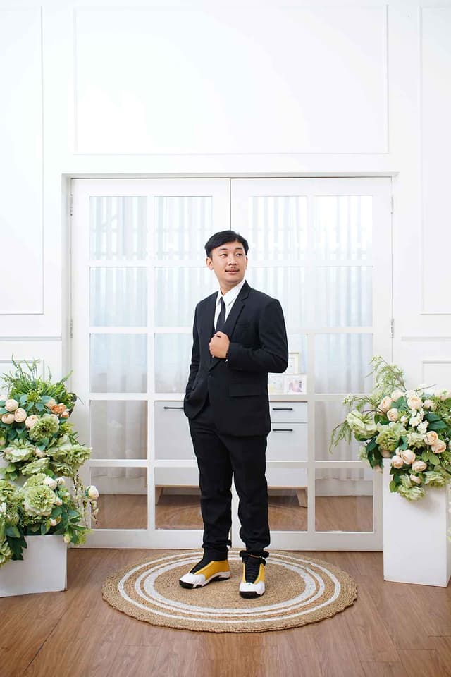 Groom